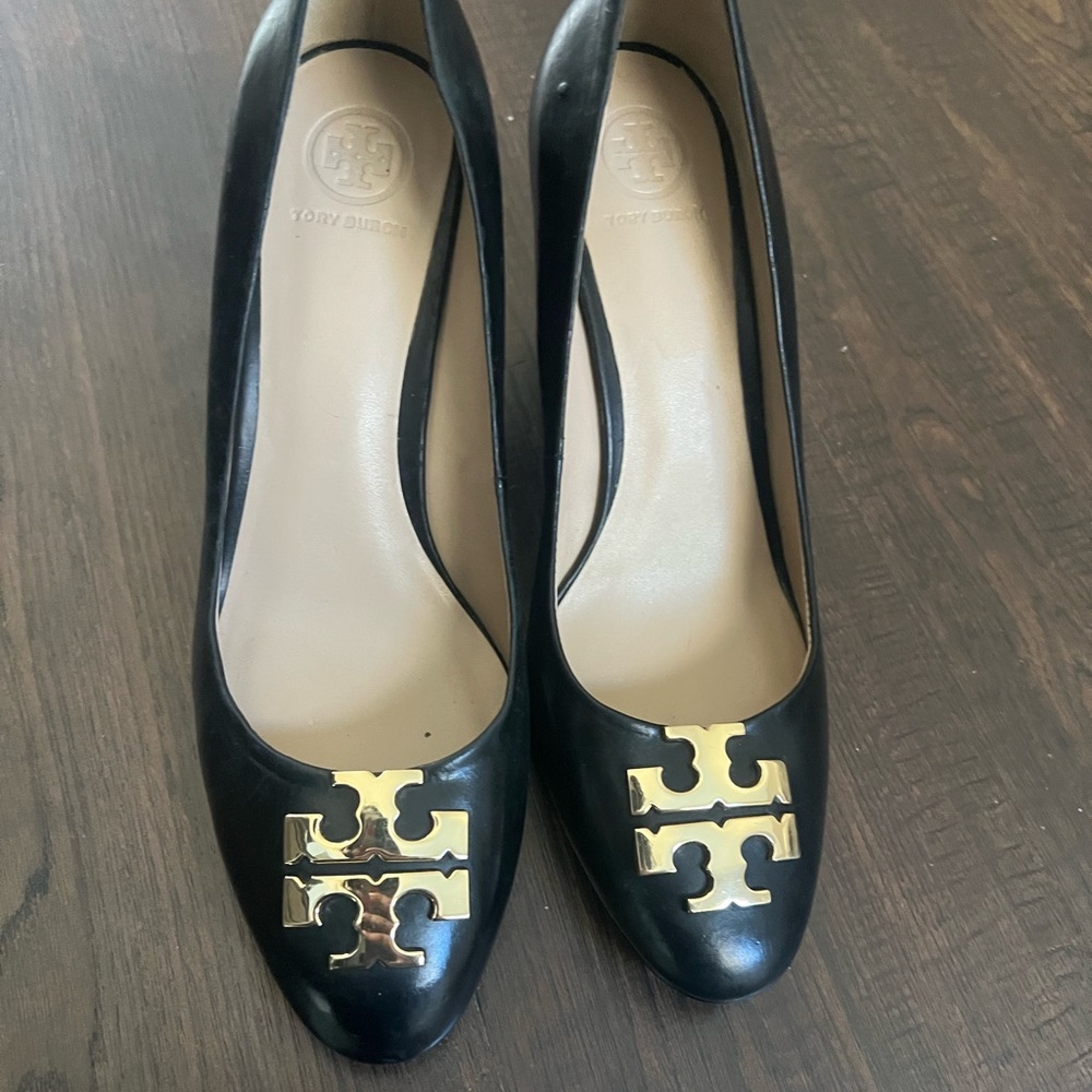 Tory Burch Black Pumps with Gold Accents